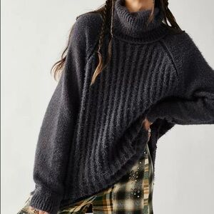 Free People Big City Turtleneck Sweater L Charcoal Soft Cozy Fall Winter Classic